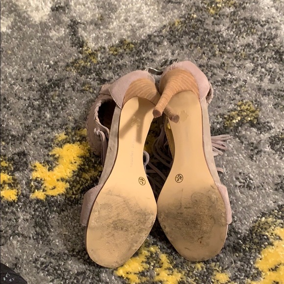 Chinese Laundry taupe stilettos siz 8 - Picture 3 of 4